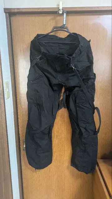 goa 블랙 카고 팬츠 서스펜더 포함