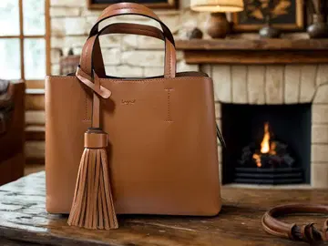 [ Ungrid ] 가죽 태슬 토트백 숄더 스트랩 포함