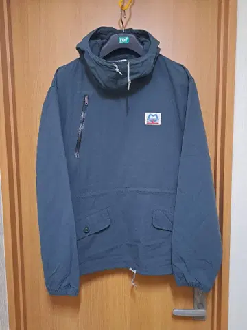 마운틴 이큅먼트 아노락