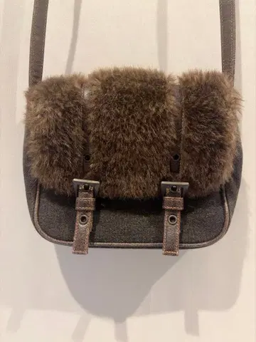 y2k 그런지 퍼 달린 데님 숄더백