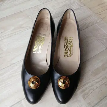 페라가모 블랙 리본 포함 펌프스