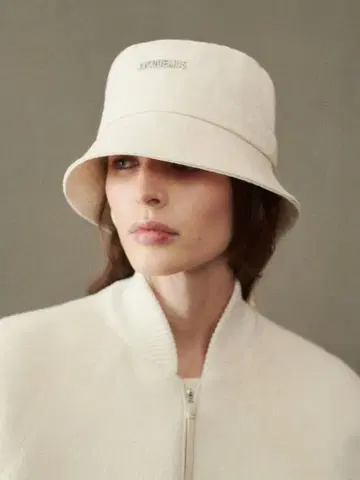 JACQUEMUS 아이보리 버킷햇