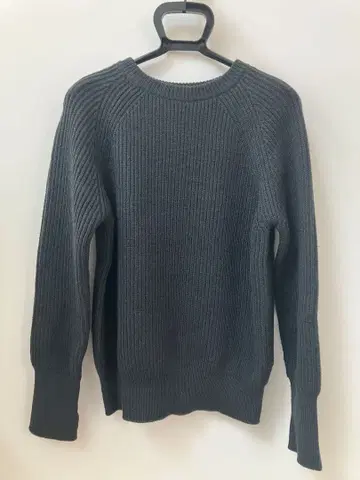 MACPHEE 그레이 리브 긴팔 스웨터