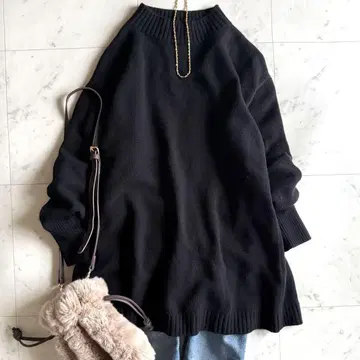 새상품급 베르메이유 이에나 울 캐시미어 하이넥 플레어 니트 블랙