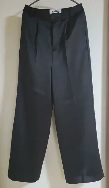 RACEA 블랙 와이드 팬츠 앞 턱