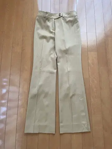 쿠 드 샹스 COUP DE CHANCE 밑단 슬릿 플레어 팬츠 베이지