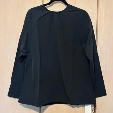 새상품 로헨 긴팔 블라우스 BLACK