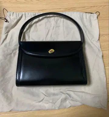 블랙 가죽 핸드백
