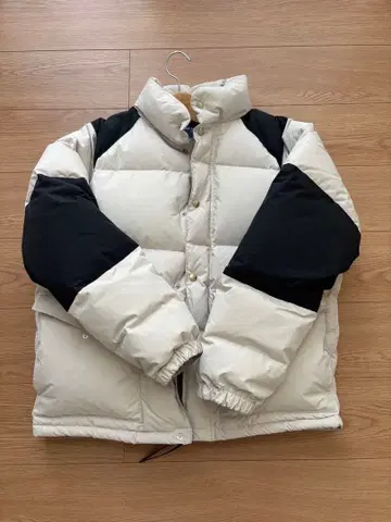 화이트/블랙 다운 자켓