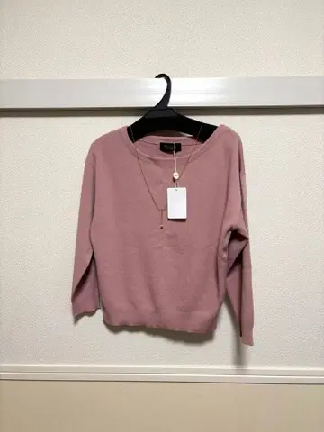 미사용품 저스길리티 보트넥 니트