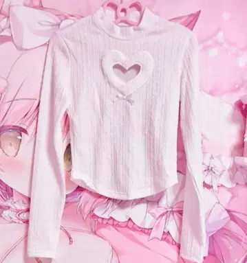 가슴 하트 파임 니트