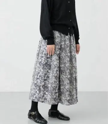 택 포함 새상품 카구레 리버티 프린트 스커트 PATRICK