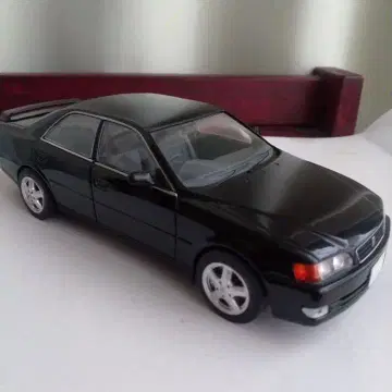 블랙 세단 미니카 1/24 스케일 Toyota Chaser