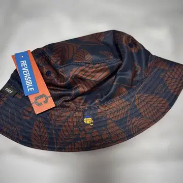 수요일 어떻게 될까요 캐러밴 2025 리버서블 모자 네이비/카멜