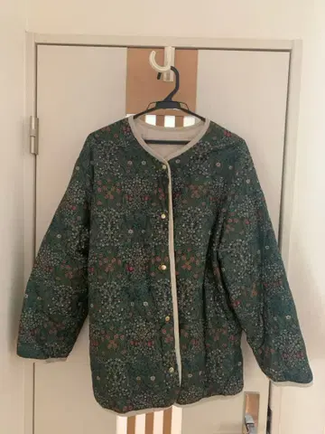 윌리엄 모리스 리버서블 퀼팅 자켓 꽃무늬 그린 베이지