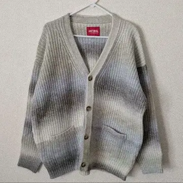 새상품 그라데이션 패턴 니트 가디건