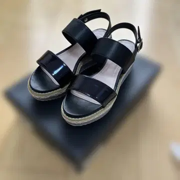 ILIMA EVOL 더블 벨트 플랫폼 샌들