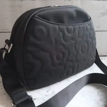 MARY QUANT* 데이지 랜덤 퀼트 숄더백 완판템 블랙