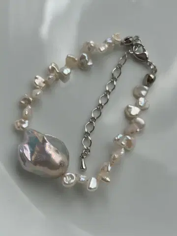 담수 진주 반짝이는 오이스터 바로크 양귀비 꽃잎 팔찌