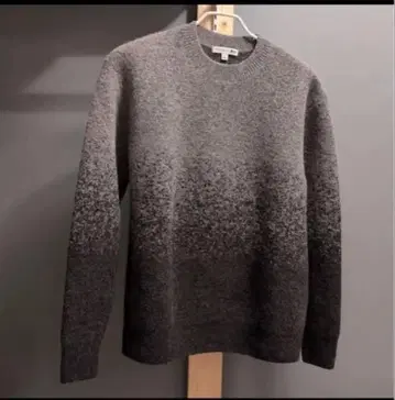 [ 새상품급 ] 수플레얀 그라데이션 크루넥 스웨터 그레이