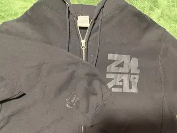 1tappy 콘타피 후드티