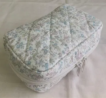 리버티 메도우 테일즈 퀼팅 더블 지퍼 파우치 파스텔