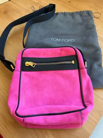 미사용 TOM FORD 핑크 스웨이드 숄더백