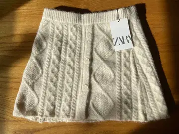 ZARA 아이보리 케이블 니트 미니 스커트