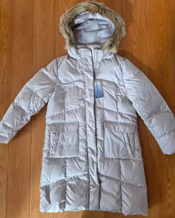 크로커다일 후드 부착 베이지 다운 자켓