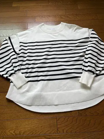 유나이티드 애로우즈 그린 라벨 스트라이프 긴팔 스웨터