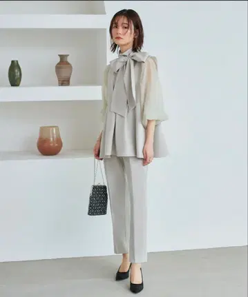 그레이 리본 포함 블라우스 팬츠 셋업