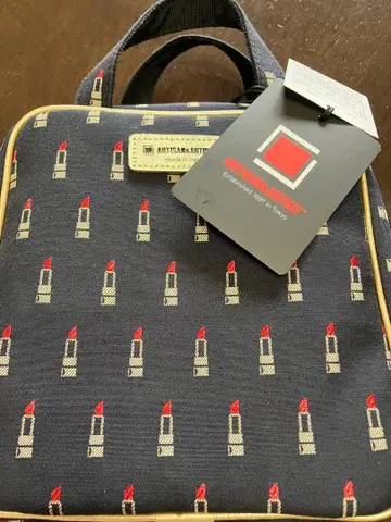 ARTISAN&ARTIST* 립 패턴 파우치 미사용 기내 판매 한정품