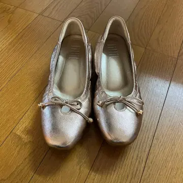 fitfit 메탈릭 골드 리본 포함 플랫슈즈 24.5