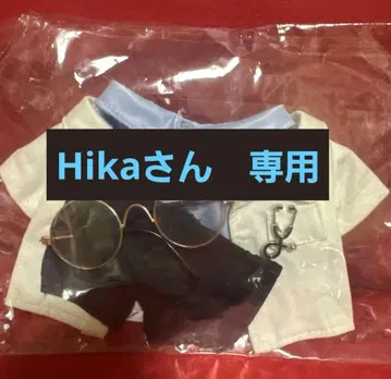 옷 갈아입기 의류 화이트 블루 셔츠 블랙 바지 안경 포함