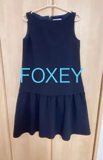 [미사용에 가까움] FOXEY NEW YORK 슬리브리스 원피스 블랙