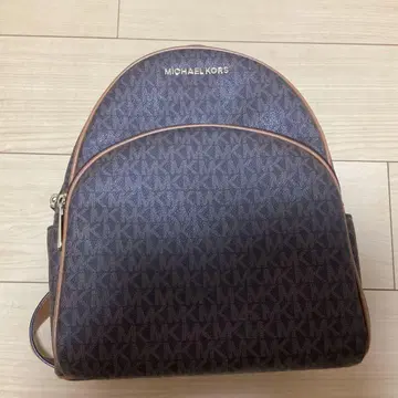 마이클코어스 백팩