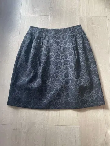 BALLSEY 블랙 자카드 플레어 스커트 꽃무늬