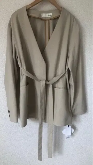 새상품 릴리 브라운 노카라 자켓