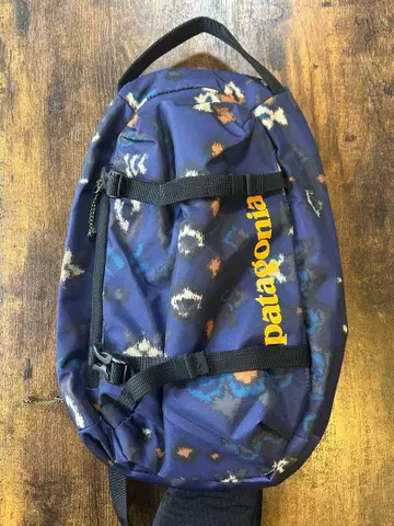 patagonia 바디백 네이비/멀티 컬러