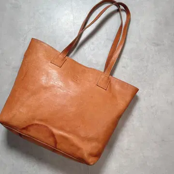 IL BISONTE 일비종떼 가죽 토트백 로고 엠보 브라운