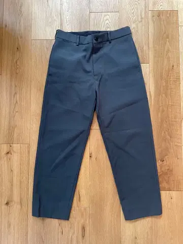 [ ATON ] BACK SATIN BASIC PANTS 차콜 그레이