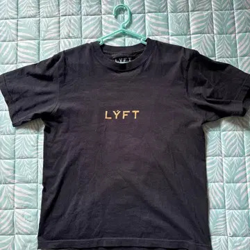 LYFT 티셔츠 M 사이즈 일본 x 영국