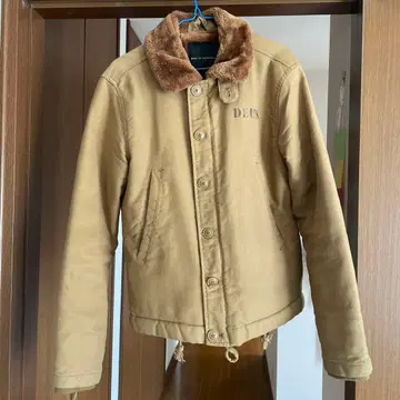 DEUS EX MACHINA 보아 옷깃 밀리터리 자켓