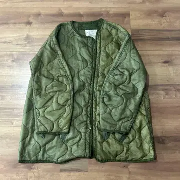 올리브 그린 퀼팅 자켓