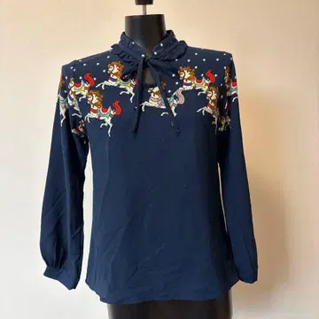 말과 별 프린트 긴팔 상의