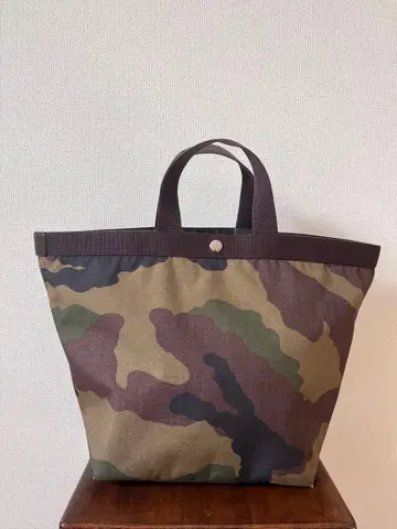 에르베샤 펠리에 725W 보트형 토트 L 사이즈 카모플라쥬