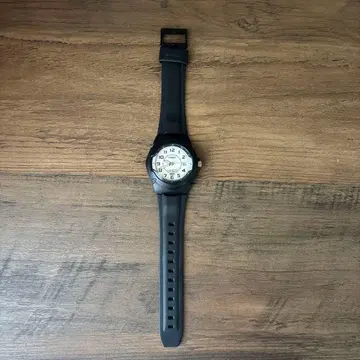 CASIO MW-200 블랙 러버 스트랩