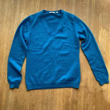 유니클로 캐시미어 V넥 스웨터