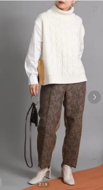 새상품급 에이미 로우 셔츠 슬리브 케이블 니트 화이트