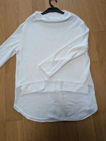 택 포함 새상품 스콧 클럽 계열 만서트 화이트 니트 F 사이즈 포켓 부착